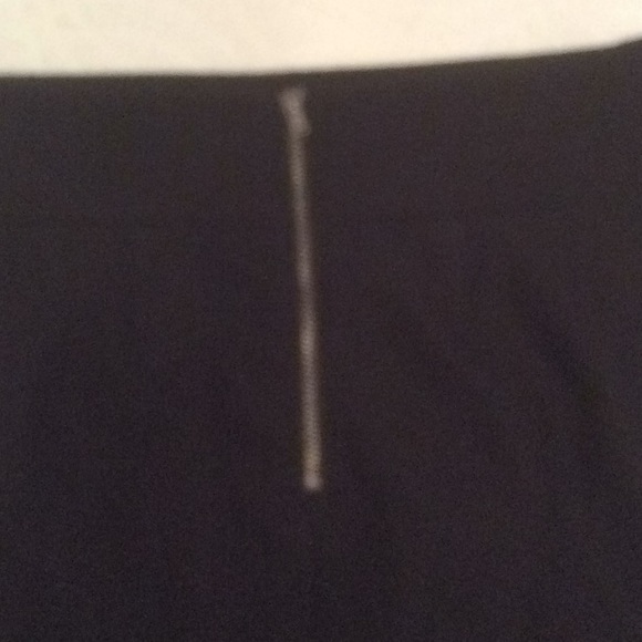 Textured Black Mini - Picture 3 of 5